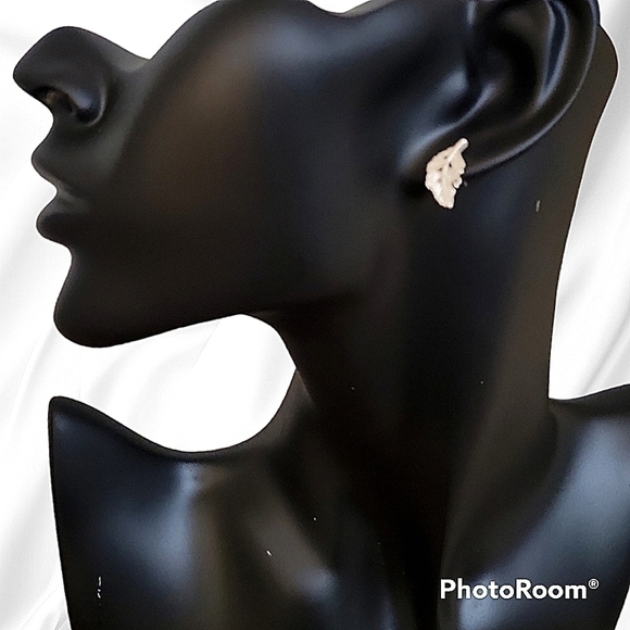 3/$30 Fairycore Silvertone Dainty Feather Post Earrings - Picture 1 of 5
